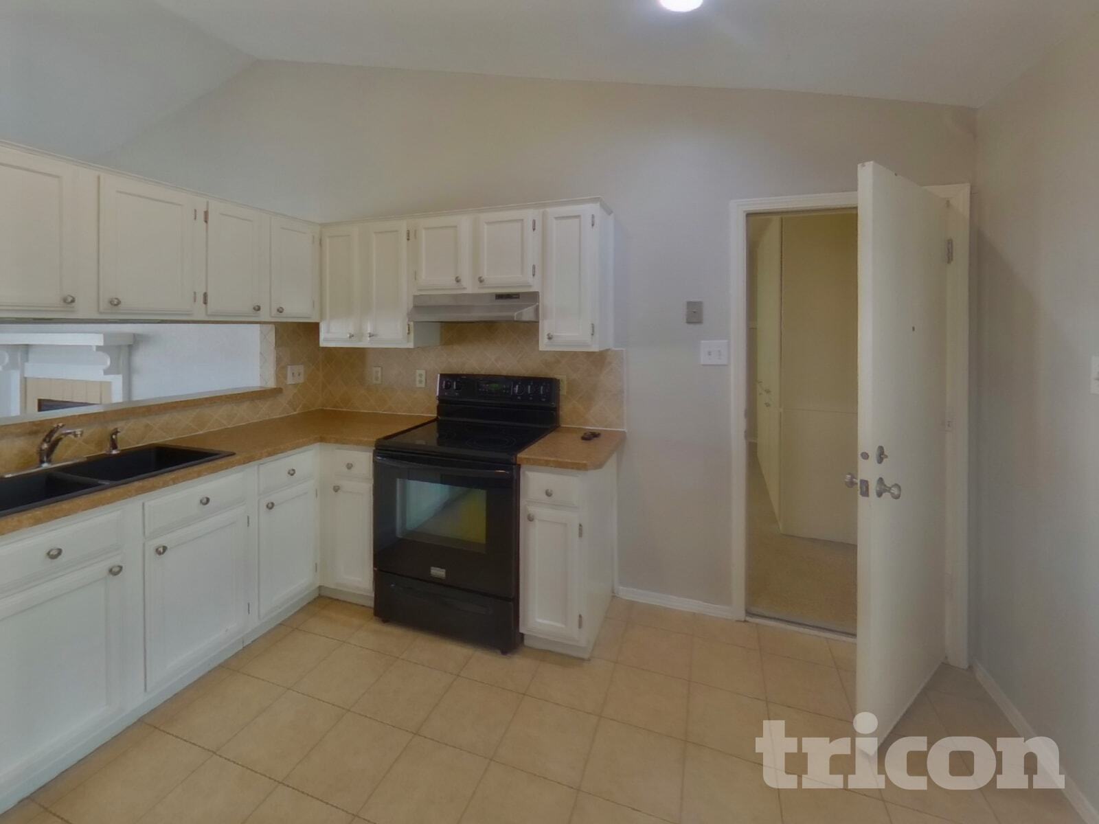 Building Photo - 4652 Baytree Dr