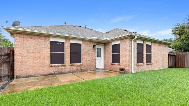 Building Photo - 22848 Lantern Hills Dr