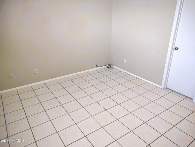 Building Photo - 725 Arredondo Dr