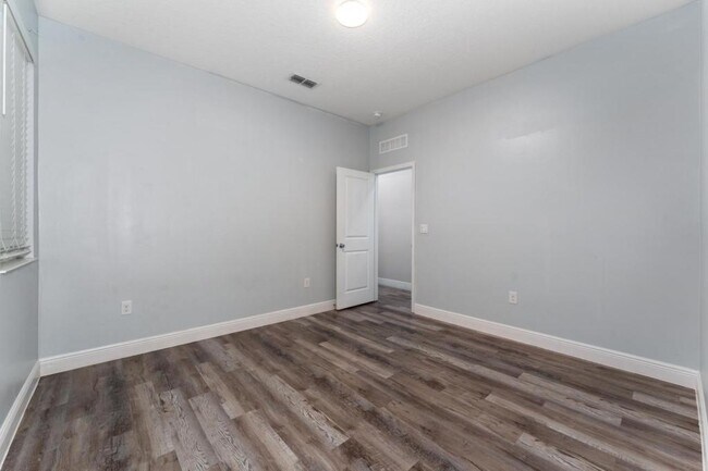 Building Photo - 12845 Sawgrass Pine Cir