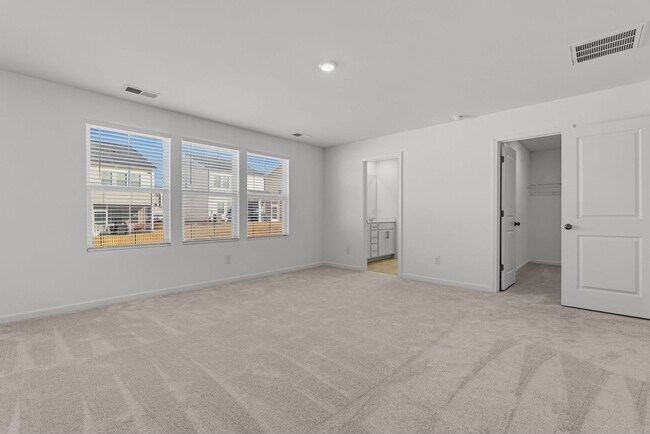 Building Photo - Beautiful 2-Story 4 Bedroom, 3 Bath Home in Angier — Just 30 Minutes from Downtown Raleigh