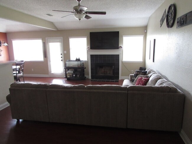 Building Photo - 3501 Dorothy Jane Dr