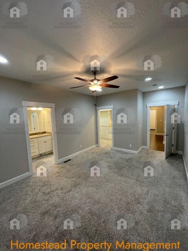 Building Photo - OUTSTANDING SOUTH SALEM LOCATION!