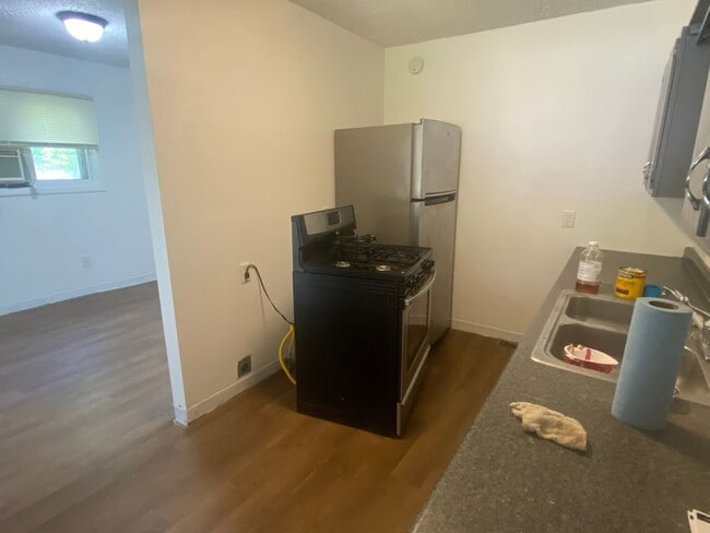 Building Photo - 2 Bedroom Apartment Near Downtown Bloomington, IN