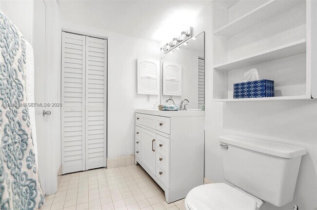 Building Photo - 400 SW 134th Way