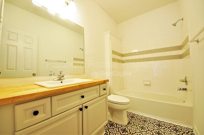 Building Photo - 1032 Whitshire Way