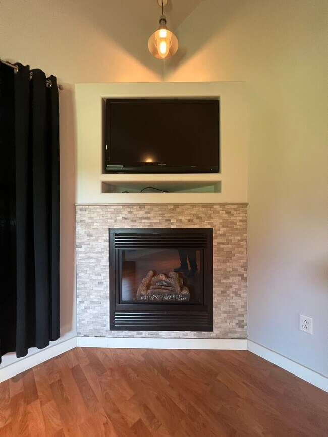 Building Photo - Private Country Oasis Minutes from Southbe...