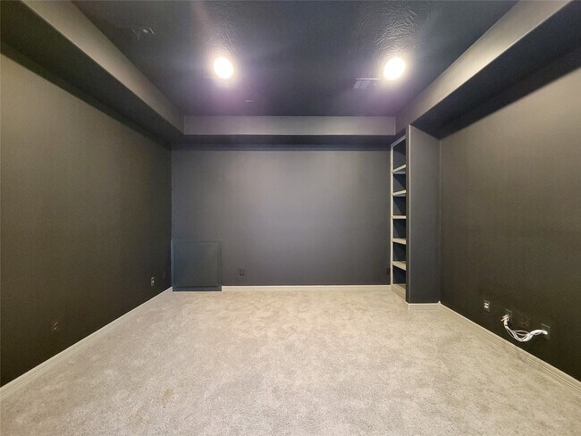 Building Photo - 2822 Ember Pass Ln