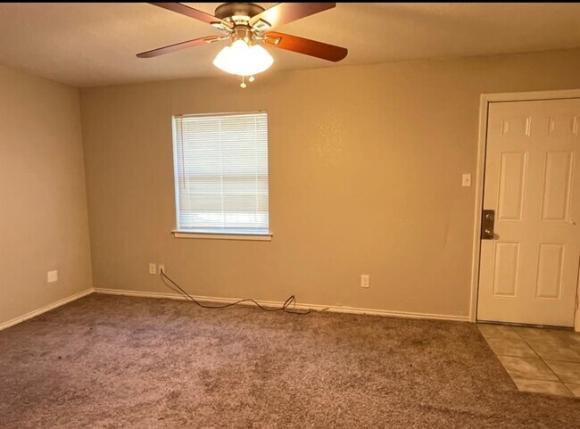 Building Photo - 6721 Loma Vista Dr