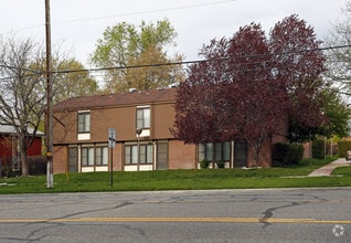 Building Photo - 640 Central City