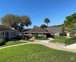 Building Photo - 1098 Villa Ln