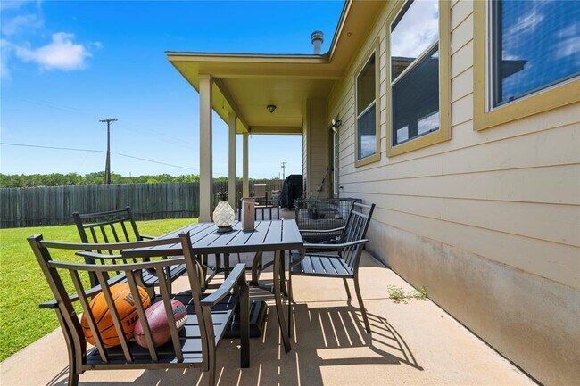 Building Photo - 8318 Campeche Bay Pl