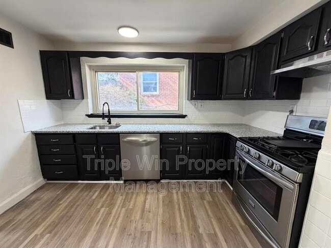 Building Photo - 8652 White Ave