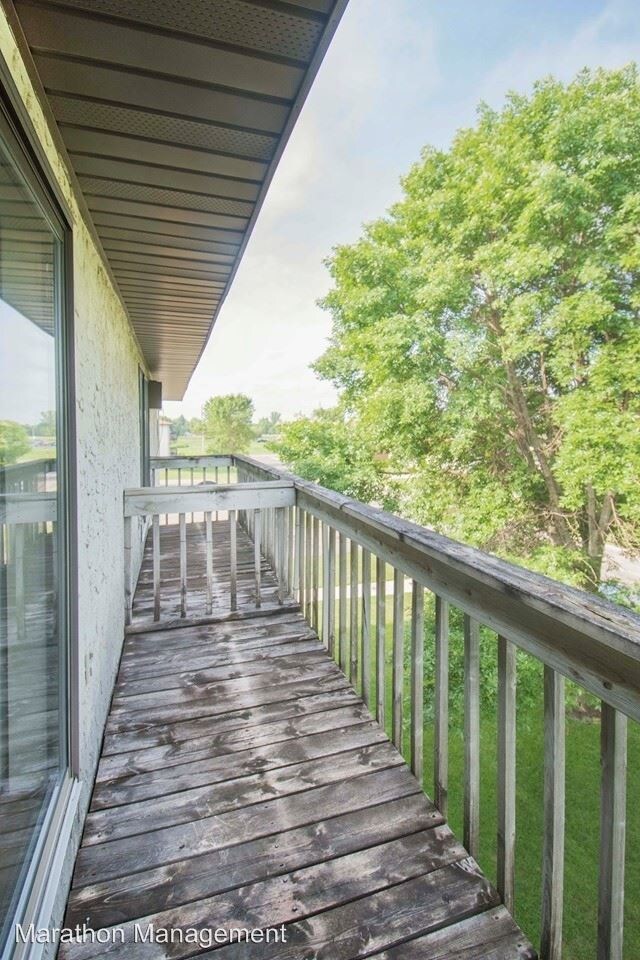 Building Photo - 2505 11th St E