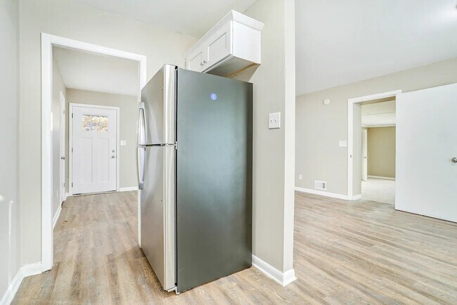 Building Photo - 844 Parkstone Dr