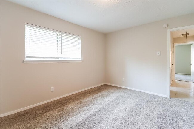 Building Photo - 4430 Rosegate Dr