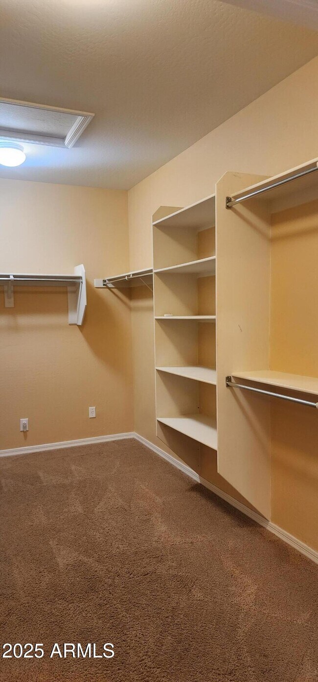 Building Photo - 27013 W Potter Dr