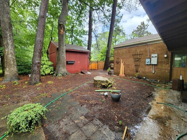 Building Photo - 1444 S Twin Lake Rd