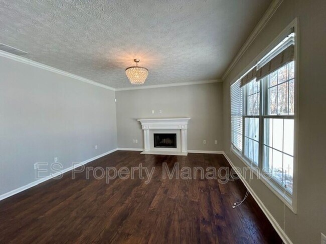 Building Photo - 18258 Benton Oak Dr