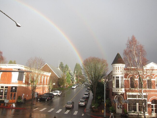 Building Photo - Stunning 2 Bedroom 2 Bath condo, with 2 Parking spots in the heart of vibrant Kirkland for Rent
