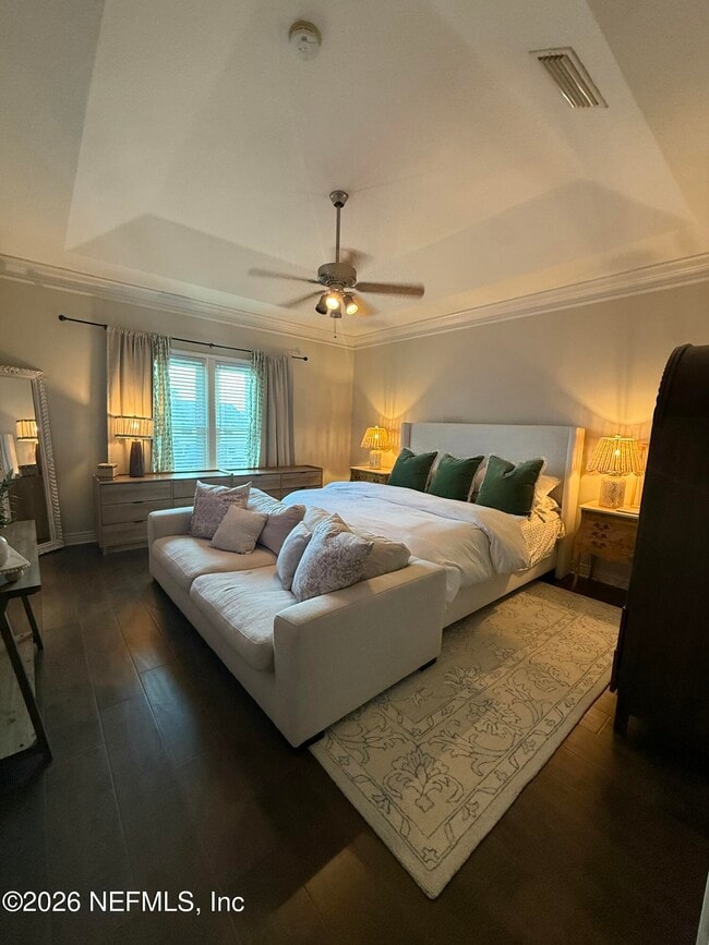 Building Photo - 875 8th St S