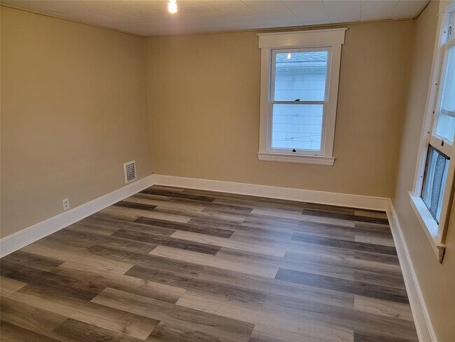 Building Photo - 208 S Liberty Ave