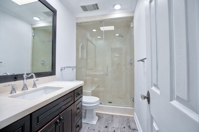 Building Photo - 1337 Berkeley St