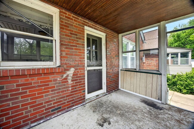 Building Photo - 44 Jendale Ct