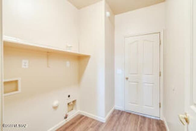 Building Photo - Bright, Spacious Living in Julian Ranch