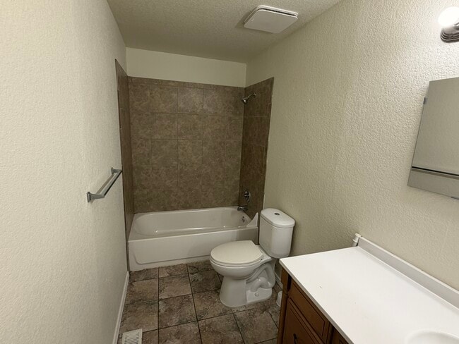 Building Photo - 5731 W.92nd Ave # 114