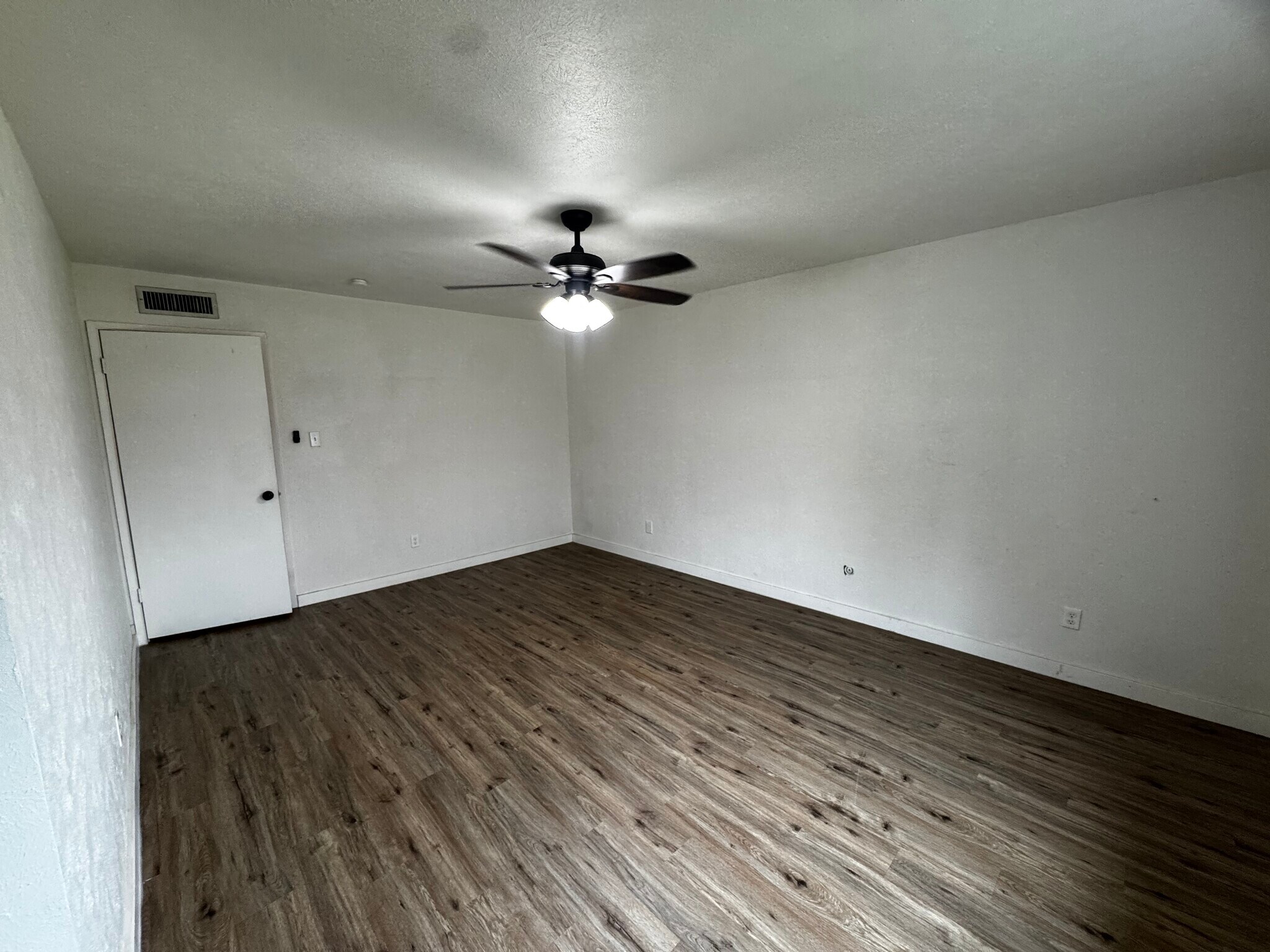 Building Photo - 7505 Whitewood Dr