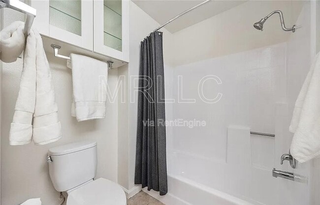 Building Photo - 1068 Calle Del Cerro