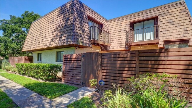 Building Photo - 15206 W Pond Woods Dr