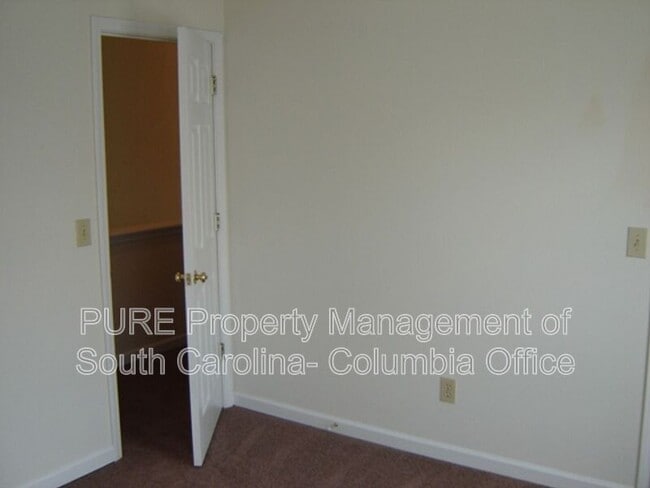 Building Photo - 8 Ridge Pond Dr