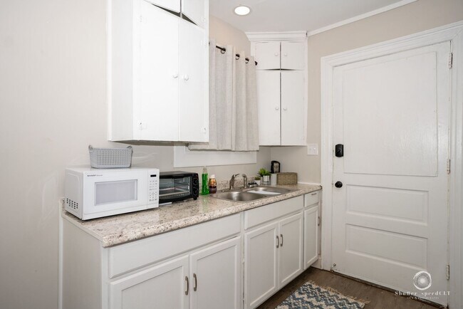 Building Photo - 324 Stockton St