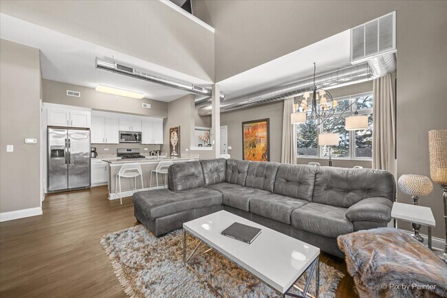 Building Photo - 364 S Main St