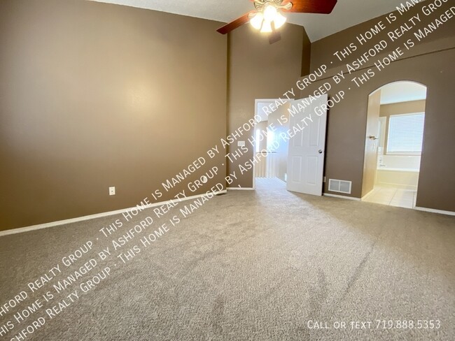 Building Photo - 6667 Snowy Range Dr