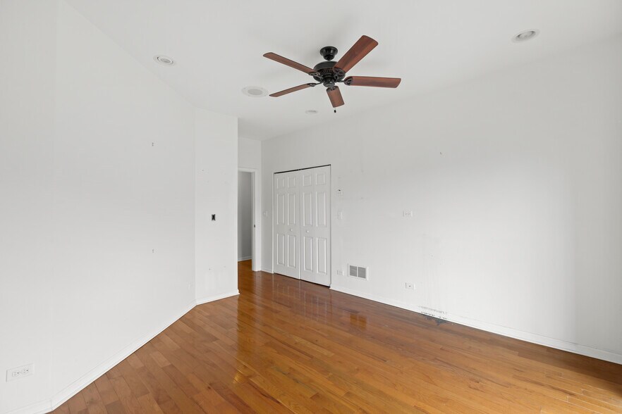 Building Photo - 7717 N Marshfield Ave