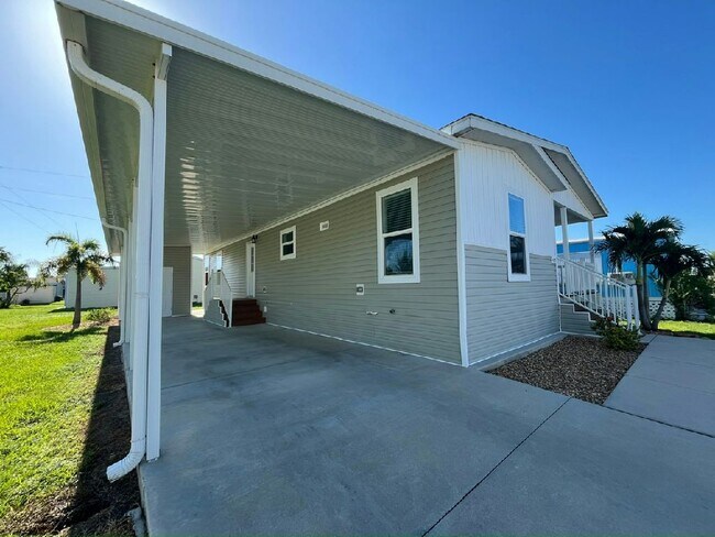 Building Photo - 427 Mongoose Ln