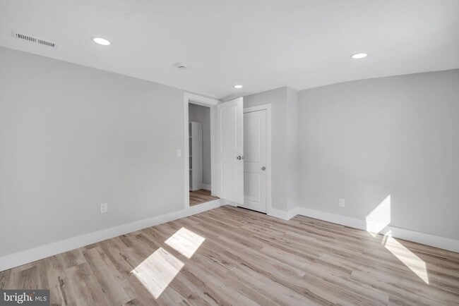 Building Photo - 123 Ford St