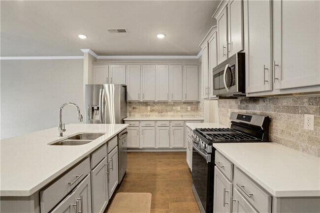 Building Photo - 4364 Sunny Oak Ln