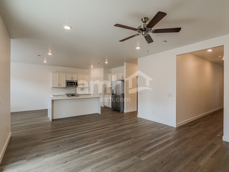 Building Photo - 6468 E Paseo Baranda