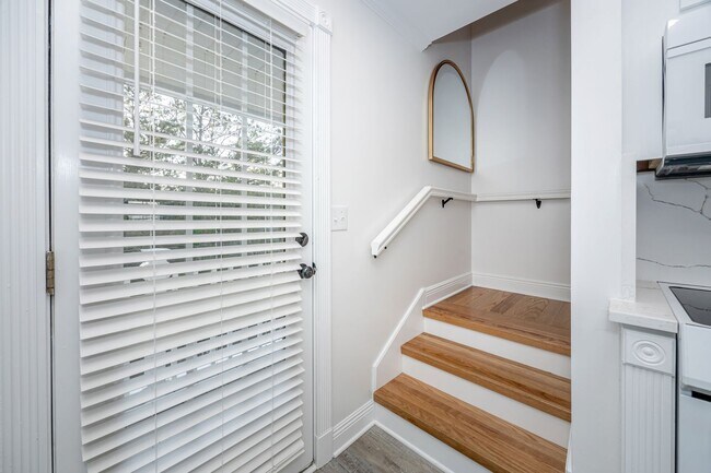 Building Photo - 1102 Stanfield Point Rd