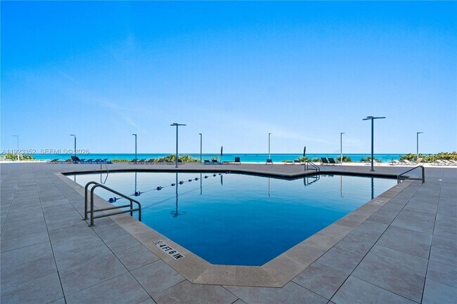 Building Photo - 7135 Collins Ave