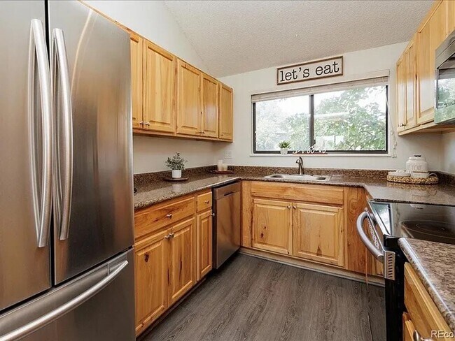 Building Photo - Flexible Condo Living with Loft near Golden!!!