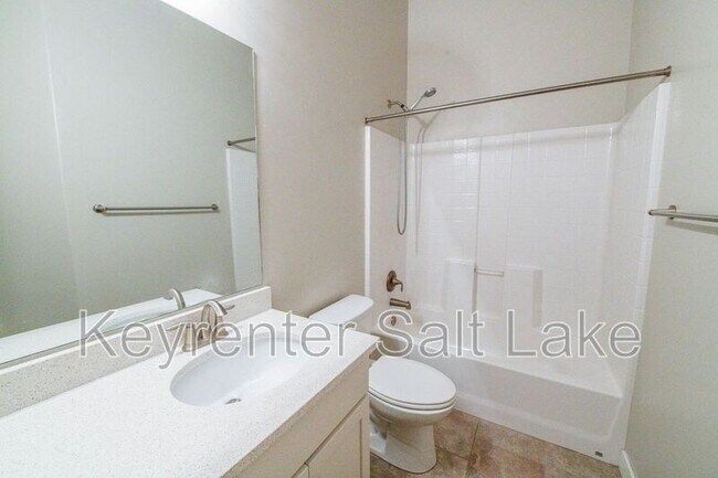 Building Photo - 1091 W Emerald Pools Ln