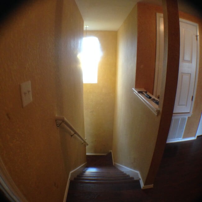 Building Photo - 6614 Buckhorn Cliff