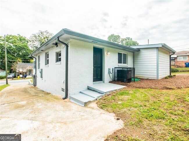 Building Photo - 120 Burbank Dr NW