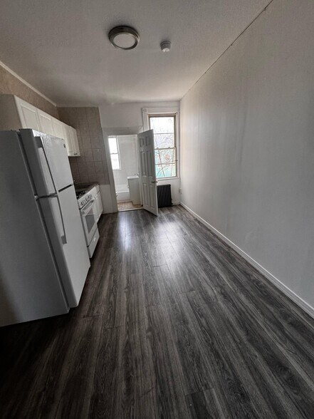 Building Photo - 72 Rose Ave