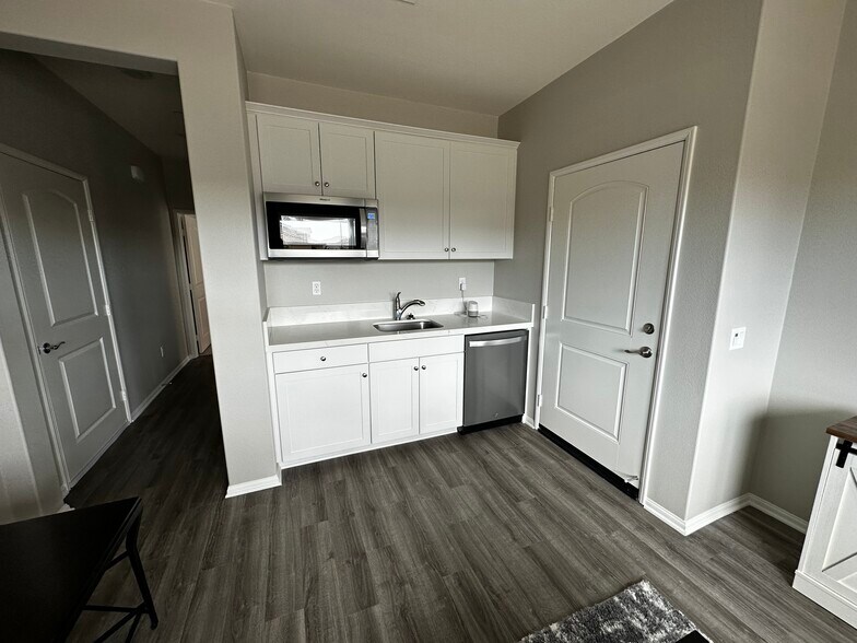 Building Photo - 26796 Baneberry Ct